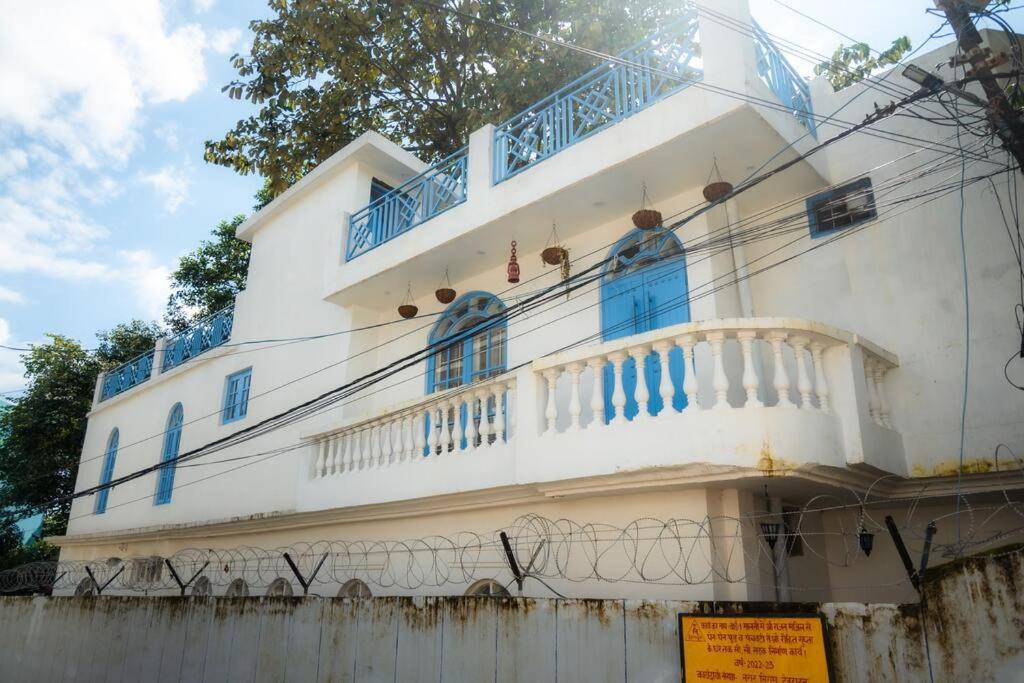 Blue Door Villa By Homeyhuts Rājpur Buitenkant foto