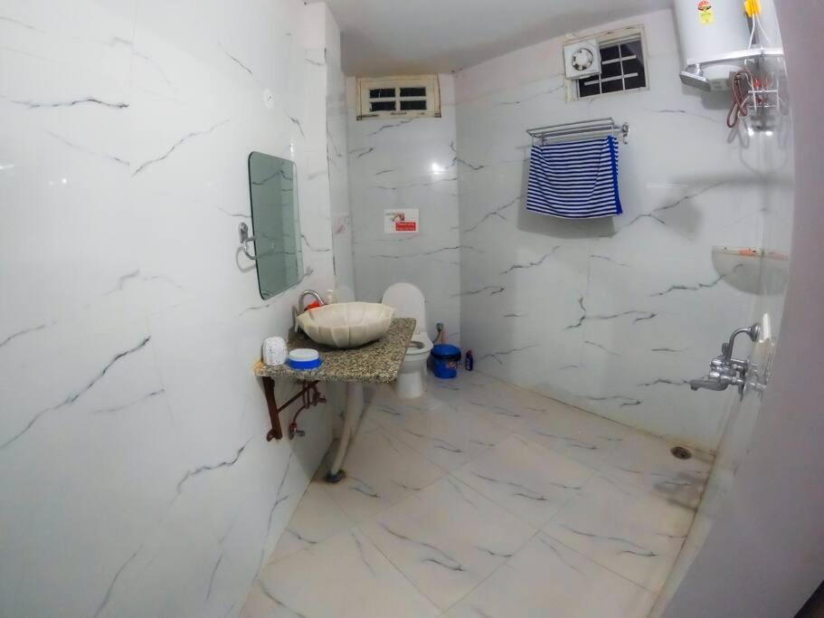 Blue Door Villa By Homeyhuts Rājpur Buitenkant foto